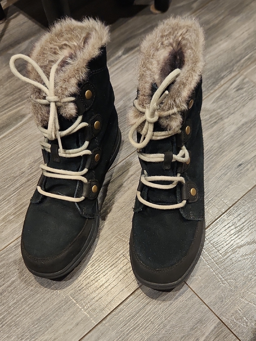 Sorel Women’s Black Faux-Fur Lined Winter Lace-Up Boots Sz 8